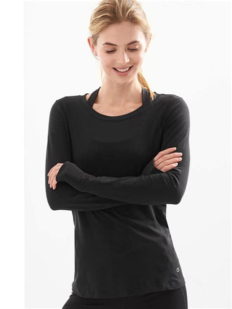 Gapfit women - Jan 7, 2022 · Lululemon Invigorate High-Rise Crop 23”$118. Another Lululemon staple our experts swear by is the Invigorate legging. Vanessa Chu, the co-founder of Stretch’d, knows a thing or two about ... 